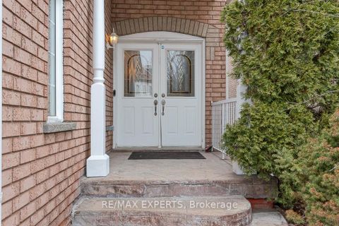 Photo 3 at 62 Colonial Crescent, Oak Ridges Lake Wilcox, Richmond Hill