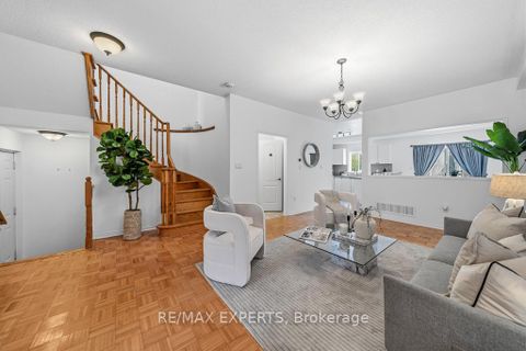 Photo 6 at 62 Colonial Crescent, Oak Ridges Lake Wilcox, Richmond Hill