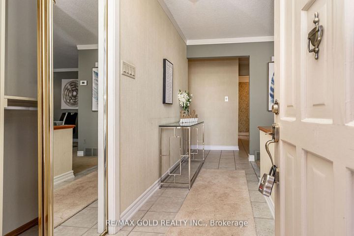 Photo 4 at 29 Chesterfield Road, Brampton East, Brampton