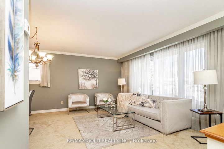 Photo 6 at 29 Chesterfield Road, Brampton East, Brampton