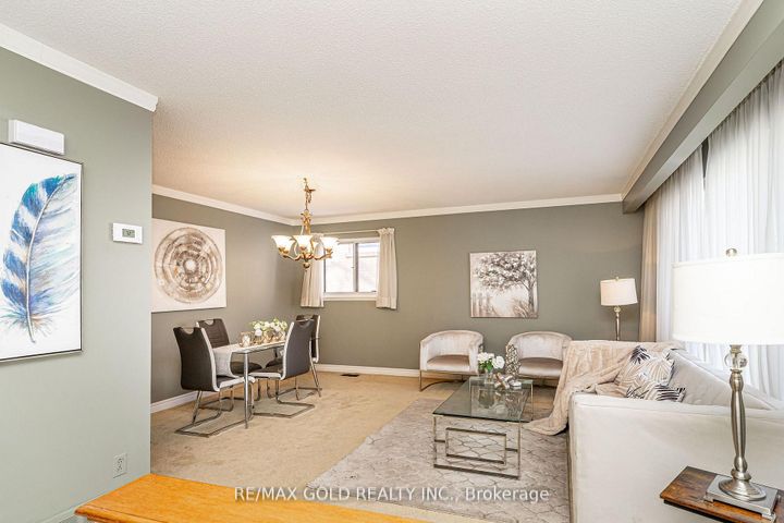 Photo 7 at 29 Chesterfield Road, Brampton East, Brampton