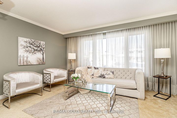 Photo 9 at 29 Chesterfield Road, Brampton East, Brampton