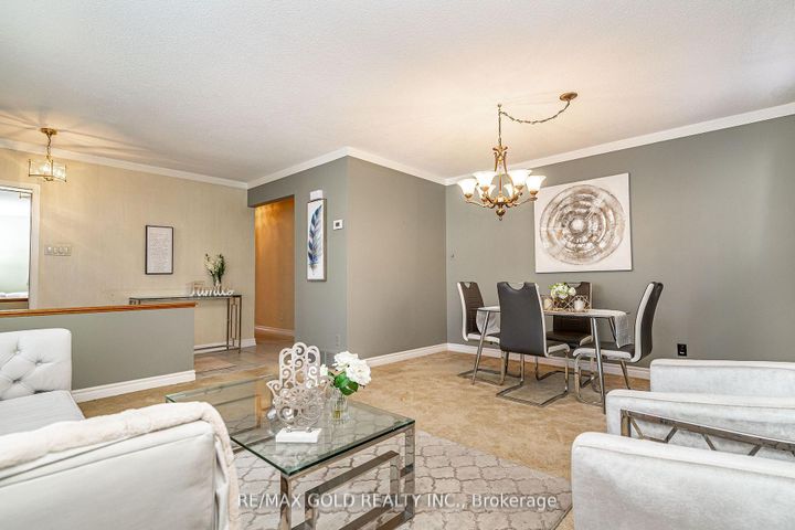 Photo 10 at 29 Chesterfield Road, Brampton East, Brampton