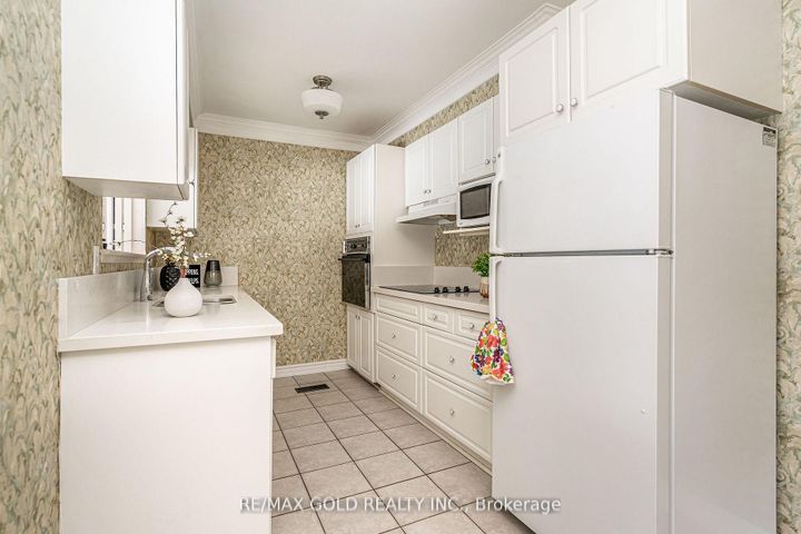 Photo 15 at 29 Chesterfield Road, Brampton East, Brampton