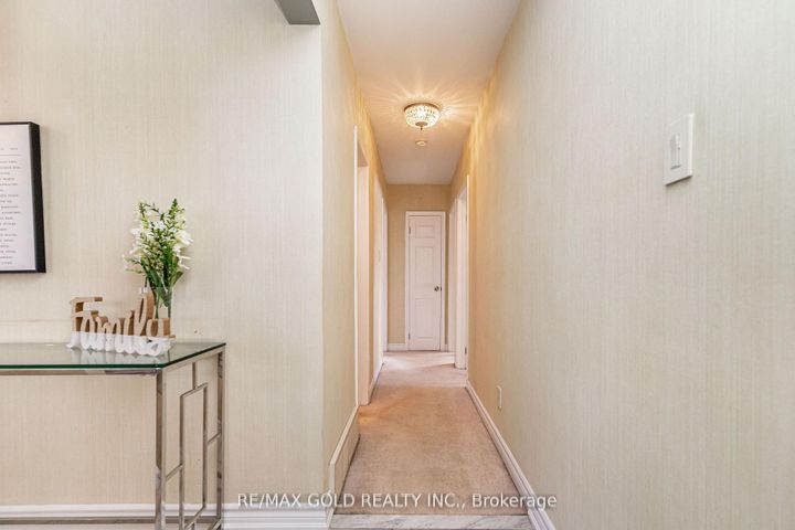 Photo 21 at 29 Chesterfield Road, Brampton East, Brampton