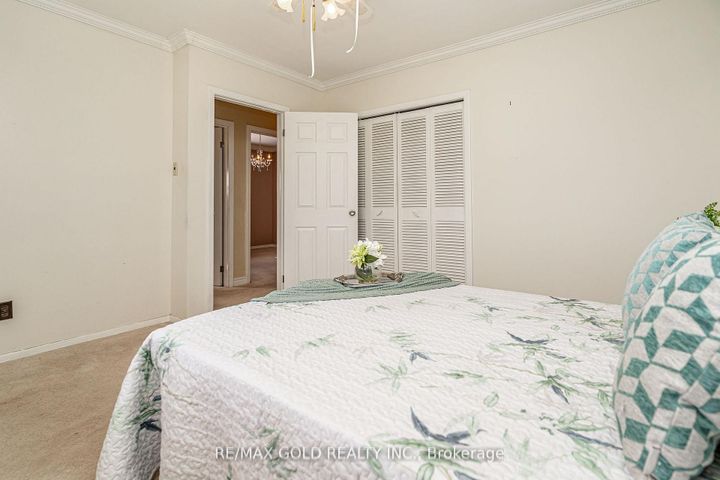 Photo 23 at 29 Chesterfield Road, Brampton East, Brampton