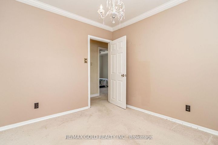 Photo 30 at 29 Chesterfield Road, Brampton East, Brampton