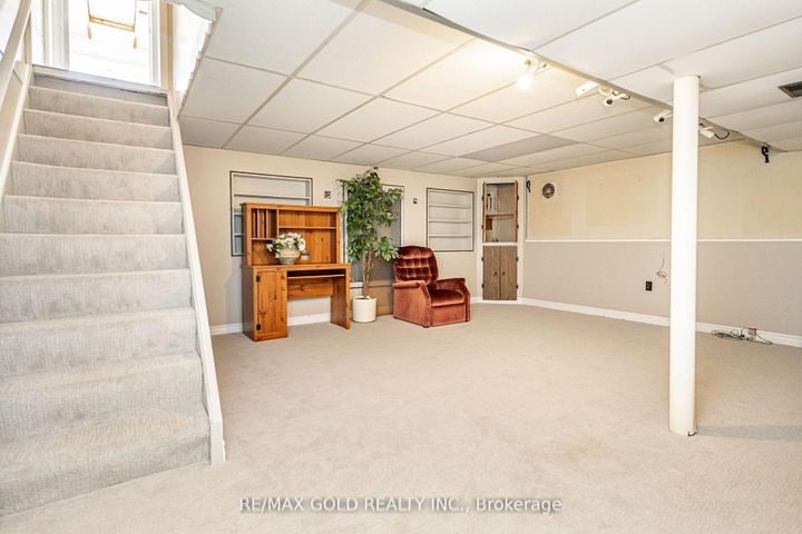 Photo 31 at 29 Chesterfield Road, Brampton East, Brampton