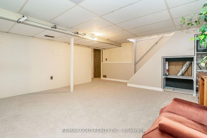 Photo 32 at 29 Chesterfield Road, Brampton East, Brampton