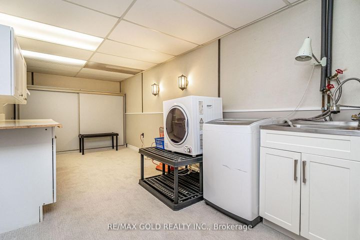 Photo 33 at 29 Chesterfield Road, Brampton East, Brampton