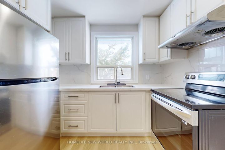 Photo 6 at 22 Canham Crescent, Malvern West, Toronto