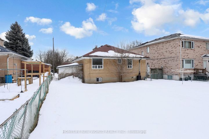 Photo 31 at 22 Canham Crescent, Malvern West, Toronto