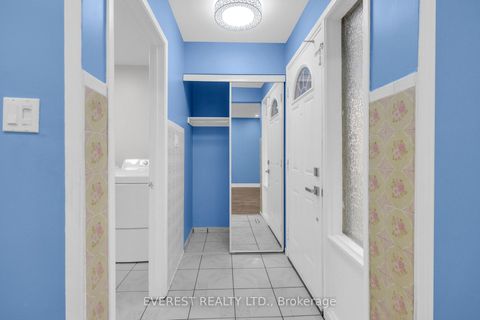 Photo 1 at 7790 Kittridge Drive, Malton, Mississauga