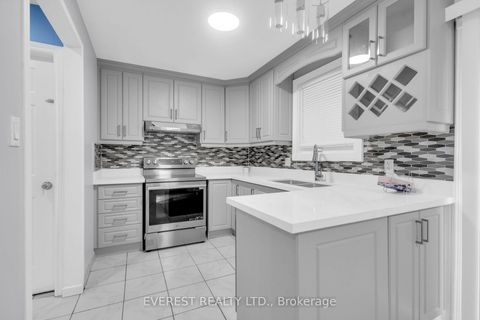 Photo 6 at 7790 Kittridge Drive, Malton, Mississauga