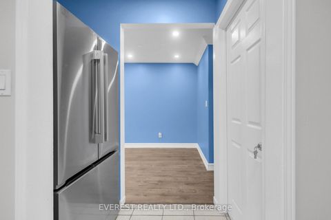 Photo 8 at 7790 Kittridge Drive, Malton, Mississauga