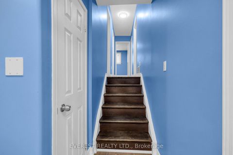 Photo 9 at 7790 Kittridge Drive, Malton, Mississauga