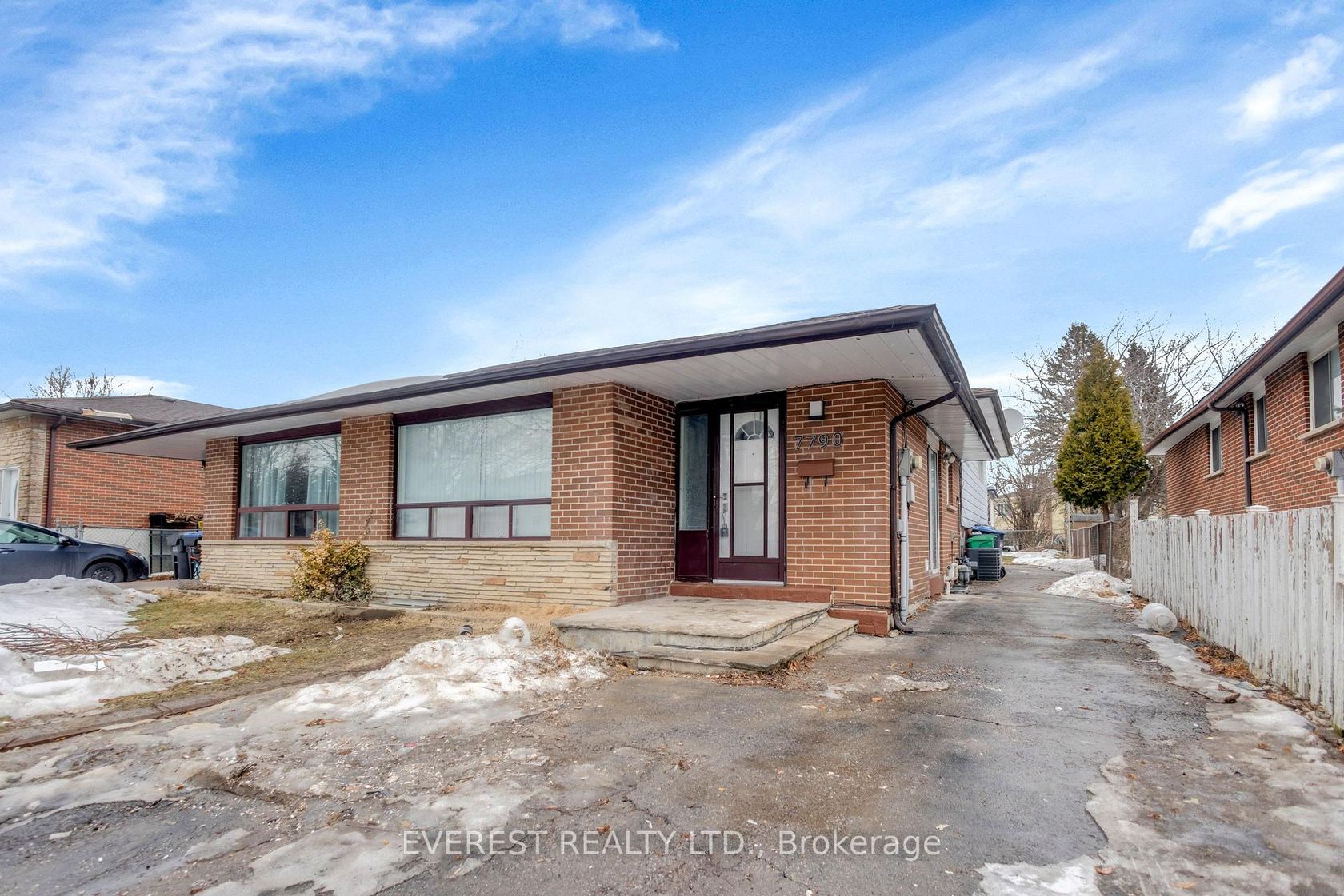 7790 Kittridge Drive, Malton, Mississauga photo number 2