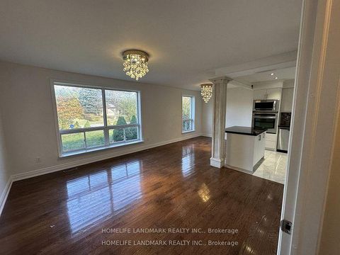 Photo 3 at 85 Aurora Heights Drive, Aurora Heights, Aurora