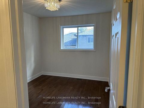 Photo 11 at 85 Aurora Heights Drive, Aurora Heights, Aurora