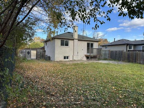 Photo 17 at 85 Aurora Heights Drive, Aurora Heights, Aurora