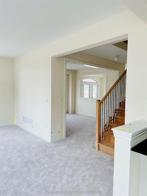 Photo 4 at 1 Wayne Allison Drive, Sutton & Jackson's Point, Georgina