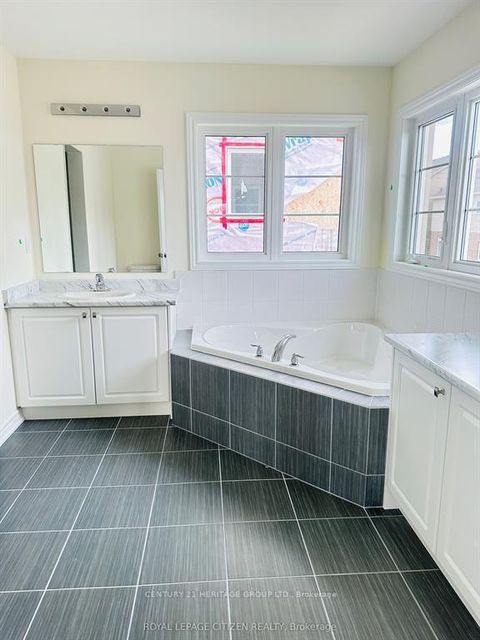 Photo 12 at 1 Wayne Allison Drive, Sutton & Jackson's Point, Georgina