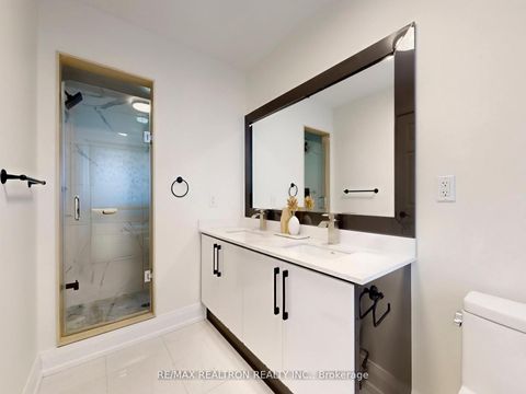 Photo 16 at 18 London Pride Drive, Jefferson, Richmond Hill