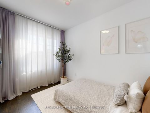 Photo 19 at 18 London Pride Drive, Jefferson, Richmond Hill