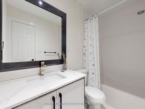 Photo 20 at 18 London Pride Drive, Jefferson, Richmond Hill