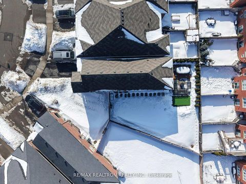 Photo 23 at 18 London Pride Drive, Jefferson, Richmond Hill