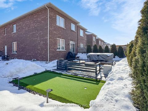 Photo 25 at 18 London Pride Drive, Jefferson, Richmond Hill