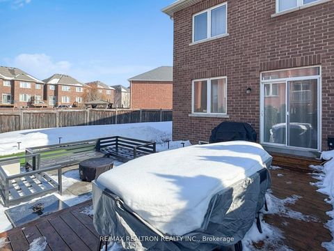 Photo 27 at 18 London Pride Drive, Jefferson, Richmond Hill