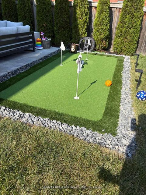 Photo 31 at 18 London Pride Drive, Jefferson, Richmond Hill