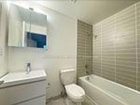 Photo 7 at 930 - 8119 Birchmount Road, Unionville, Markham