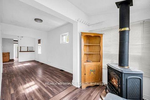 Photo 4 at 97 N Woodrow Boulevard, Birchmount, Toronto