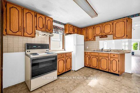 Photo 16 at 97 N Woodrow Boulevard, Birchmount, Toronto
