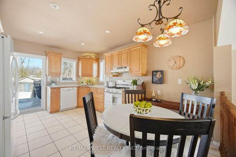 Photo 7 at 924 Vicrol Drive, Alcona, Innisfil