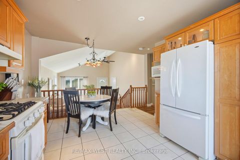 Photo 11 at 924 Vicrol Drive, Alcona, Innisfil