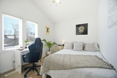 Photo 16 at 924 Vicrol Drive, Alcona, Innisfil