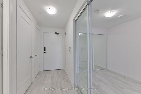 Photo 4 at 803E - 70 Princess Street, Waterfront Communities C8, Toronto