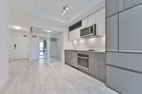 Photo 7 at 803E - 70 Princess Street, Waterfront Communities C8, Toronto