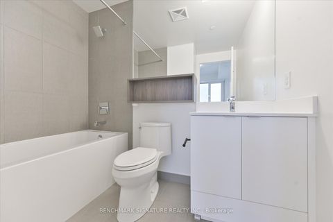 Photo 15 at 803E - 70 Princess Street, Waterfront Communities C8, Toronto