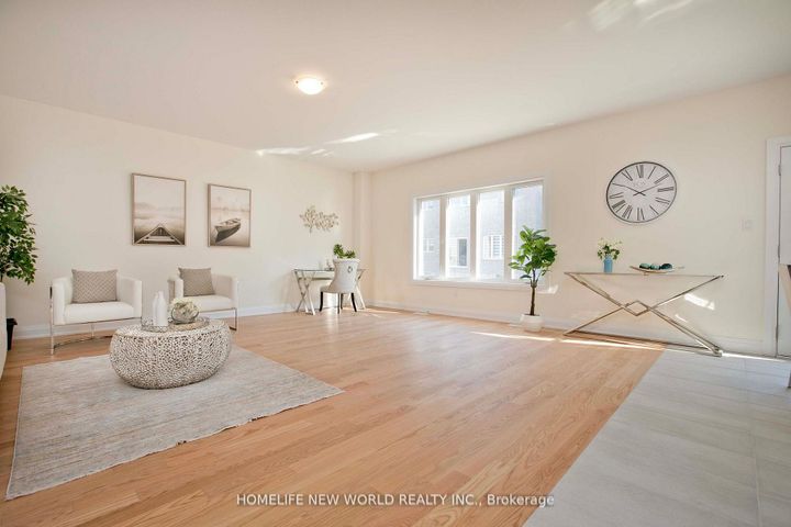 Photo 5 at 240 Seguin Street N, Oak Ridges, Richmond Hill