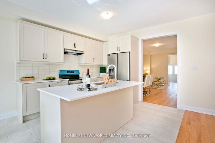 Photo 10 at 240 Seguin Street N, Oak Ridges, Richmond Hill