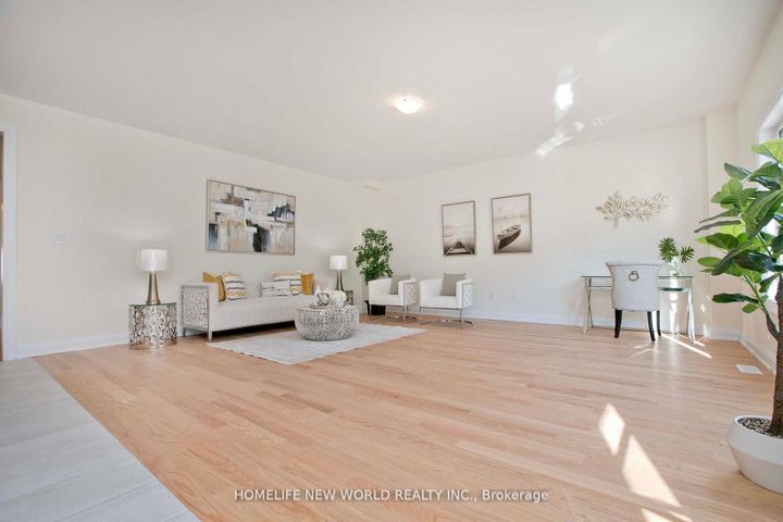 Photo 11 at 240 Seguin Street N, Oak Ridges, Richmond Hill