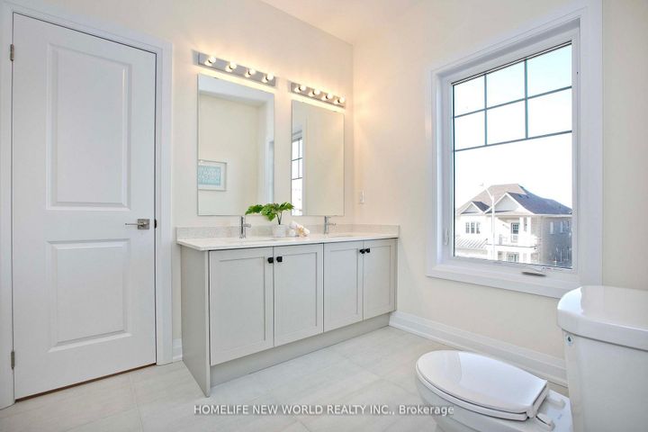 Photo 21 at 240 Seguin Street N, Oak Ridges, Richmond Hill