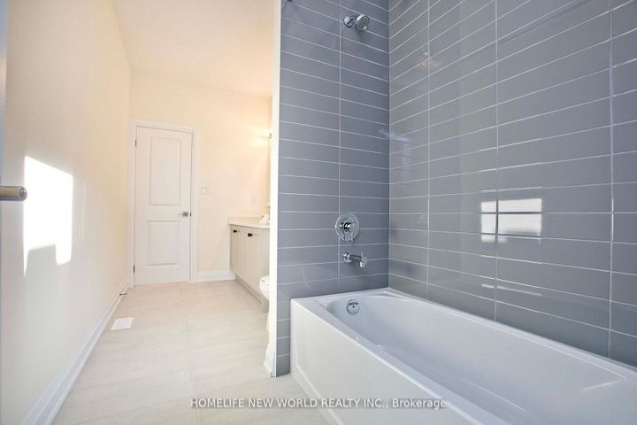 Photo 24 at 240 Seguin Street N, Oak Ridges, Richmond Hill