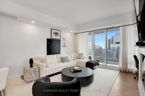 Photo 9 at 4408 - 180 University Avenue, Bay Street Corridor, Toronto