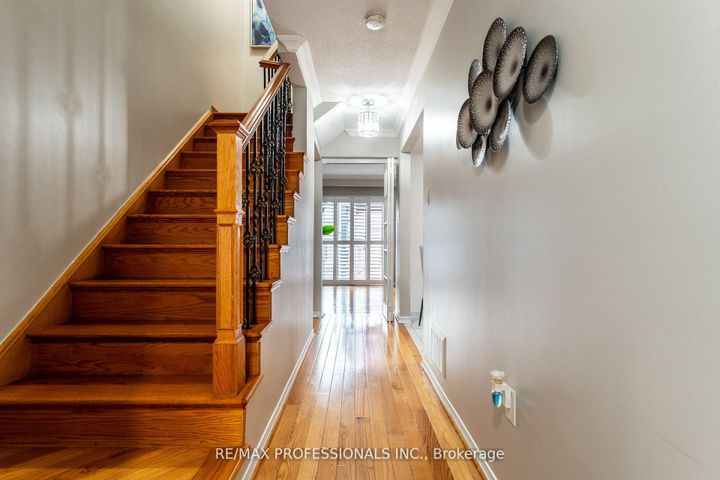 Photo 3 at 96 Lake Louise Drive, Fletcher's Meadow, Brampton