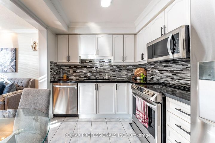 Photo 4 at 96 Lake Louise Drive, Fletcher's Meadow, Brampton